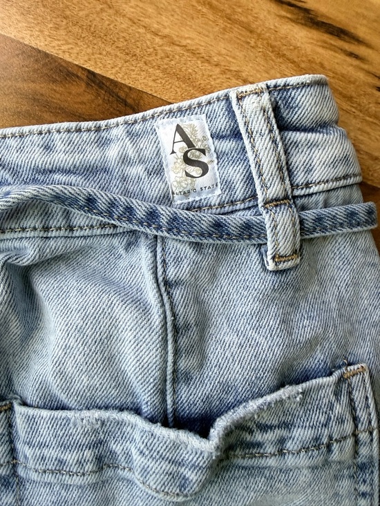 Altar’d State Connor Barrel Jeans Light Wash Size 8 High Rise Trendy Denim - Picture 6 of 11